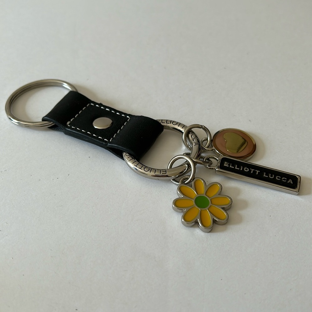 Elliott Lucca key chain